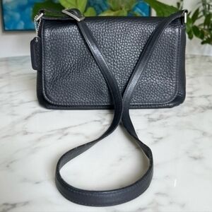 COACH Vintage Hudson Flap Natural Grain Pebble Leather Crossbody Bag Black 6801